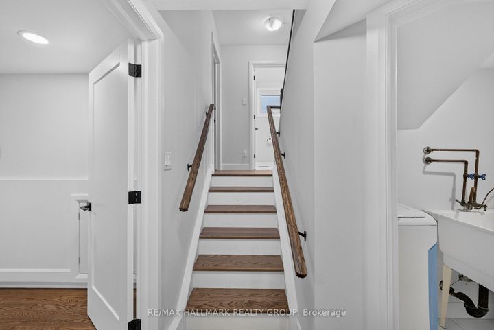 Photo 34 at 114 Meadowlands Drive W, Nepean (Meadowlands/Crestview), Ottawa
