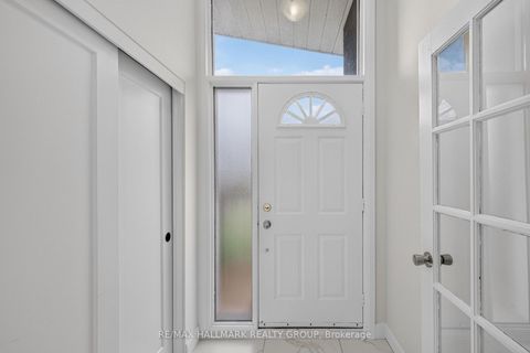 Photo 5 at 114 Meadowlands Drive W, Nepean (Meadowlands/Crestview), Ottawa