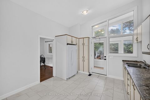 Photo 17 at 114 Meadowlands Drive W, Nepean (Meadowlands/Crestview), Ottawa