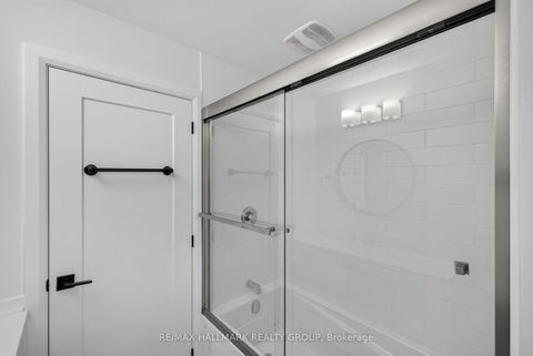 Photo 28 at 114 Meadowlands Drive W, Nepean (Meadowlands/Crestview), Ottawa
