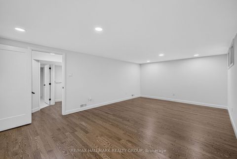 Photo 37 at 114 Meadowlands Drive W, Nepean (Meadowlands/Crestview), Ottawa