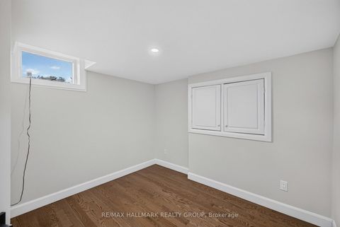 Photo 38 at 114 Meadowlands Drive W, Nepean (Meadowlands/Crestview), Ottawa