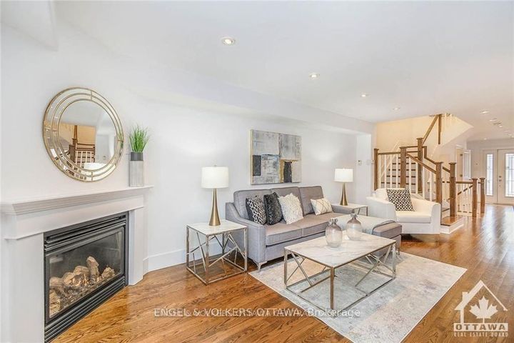 Photo 7 at 105 Montauk Pvt, Nepean (Carleton Heights), Ottawa