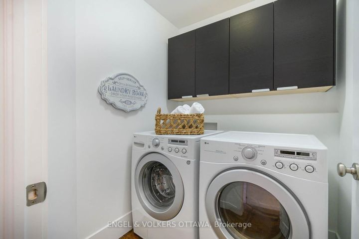 Photo 18 at 105 Montauk Pvt, Nepean (Carleton Heights), Ottawa
