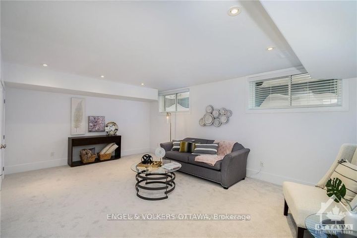 Photo 19 at 105 Montauk Pvt, Nepean (Carleton Heights), Ottawa