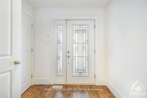 Photo 2 at 105 Montauk Pvt, Nepean (Carleton Heights), Ottawa