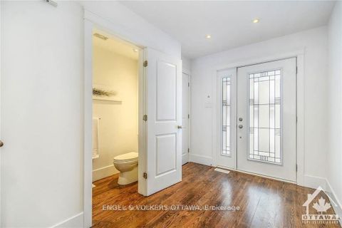 Photo 3 at 105 Montauk Pvt, Nepean (Carleton Heights), Ottawa