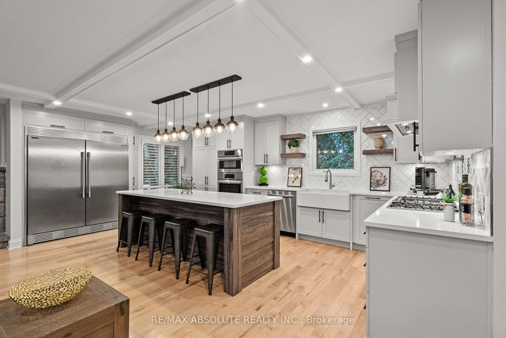 Photo 5 at 21 Revol Road, Nepean (Merivale Gardens), Ottawa