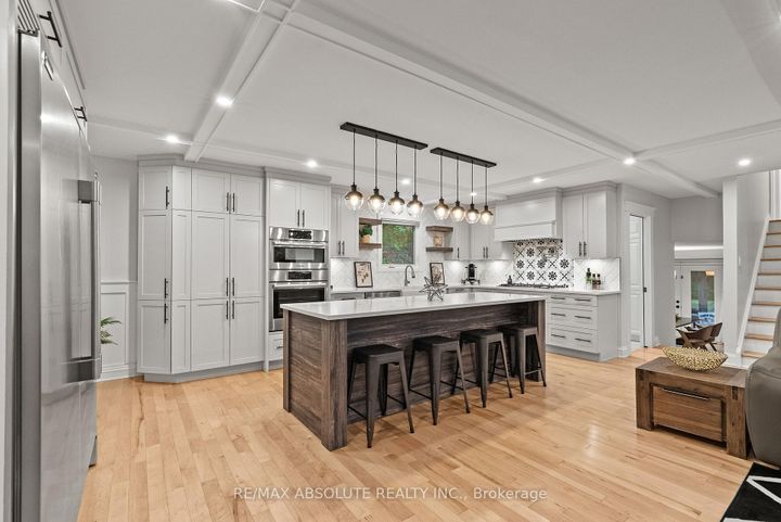 Photo 7 at 21 Revol Road, Nepean (Merivale Gardens), Ottawa