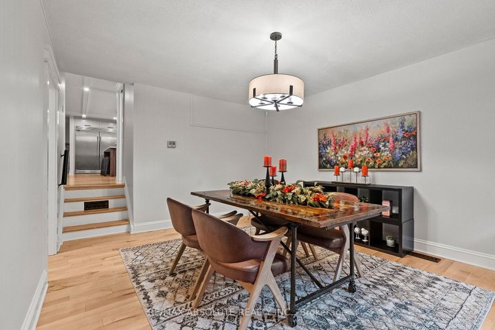 Photo 12 at 21 Revol Road, Nepean (Merivale Gardens), Ottawa