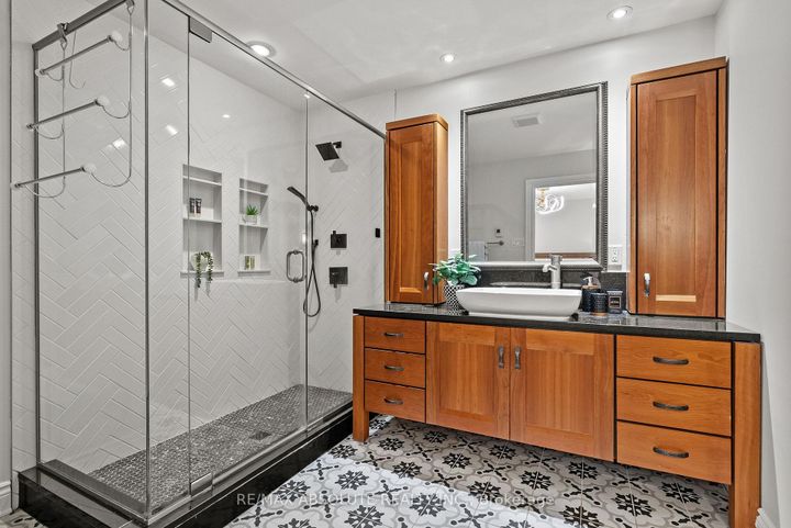 Photo 17 at 21 Revol Road, Nepean (Merivale Gardens), Ottawa