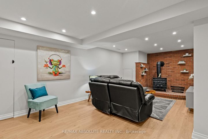 Photo 30 at 21 Revol Road, Nepean (Merivale Gardens), Ottawa