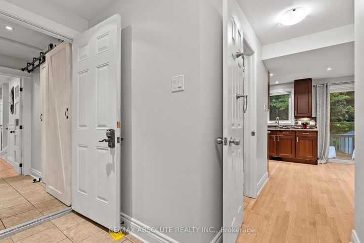 Photo 33 at 21 Revol Road, Nepean (Merivale Gardens), Ottawa