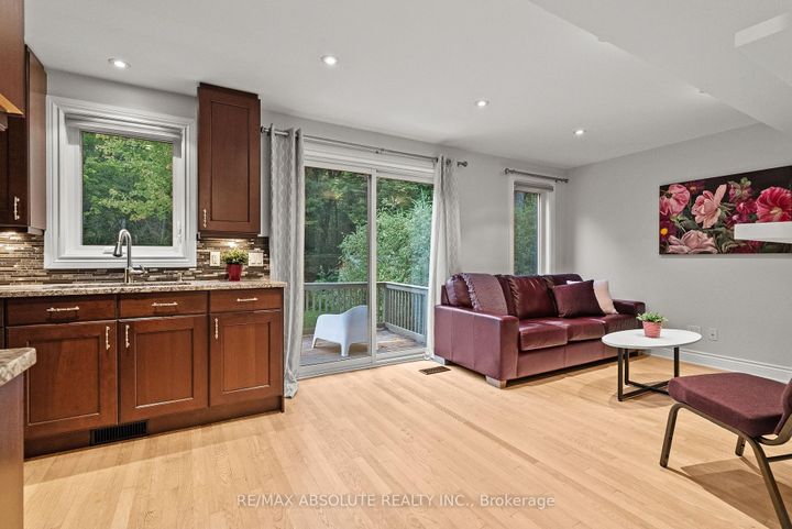 Photo 34 at 21 Revol Road, Nepean (Merivale Gardens), Ottawa
