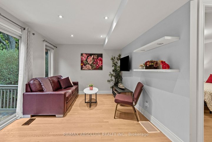 Photo 36 at 21 Revol Road, Nepean (Merivale Gardens), Ottawa