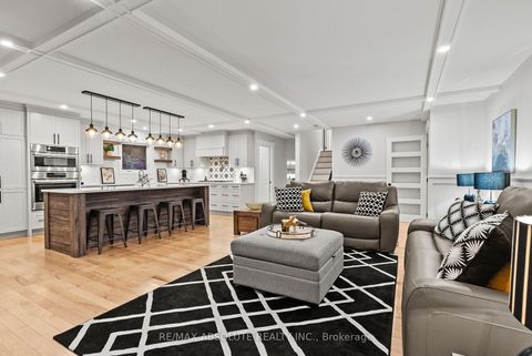 Photo 4 at 21 Revol Road, Nepean (Merivale Gardens), Ottawa