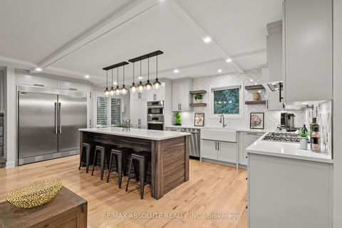 Photo 5 at 21 Revol Road, Nepean (Merivale Gardens), Ottawa