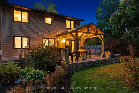 Photo 45 at 21 Revol Road, Nepean (Merivale Gardens), Ottawa