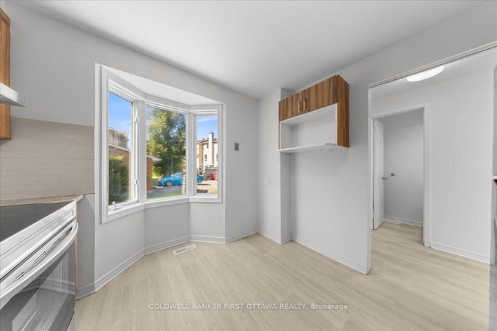 Photo 8 at 2F CASTLEBROOK Lane, Nepean (Centrepointe), Ottawa