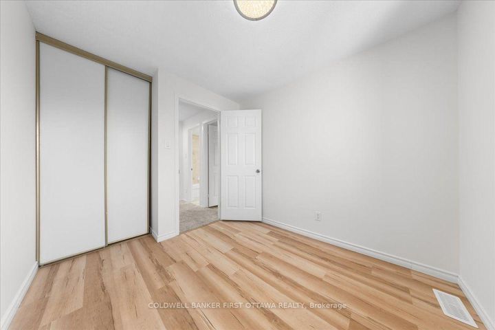 Photo 15 at 2F CASTLEBROOK Lane, Nepean (Centrepointe), Ottawa