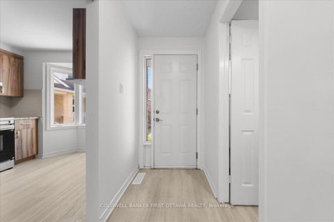 Photo 3 at 2F CASTLEBROOK Lane, Nepean (Centrepointe), Ottawa