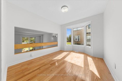 Photo 10 at 2F CASTLEBROOK Lane, Nepean (Centrepointe), Ottawa