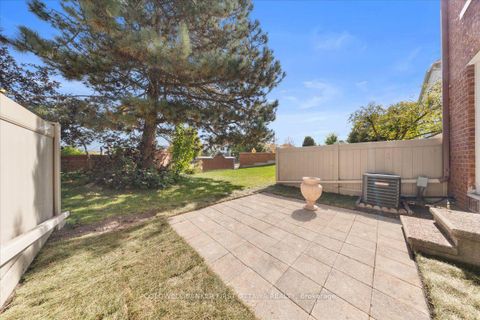 Photo 25 at 2F CASTLEBROOK Lane, Nepean (Centrepointe), Ottawa