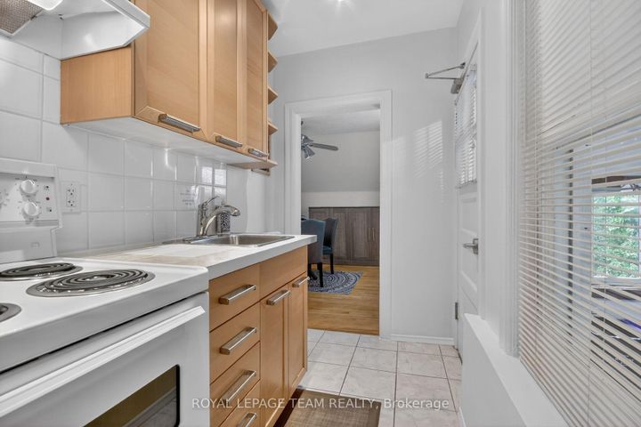 Photo 3 at 64 Delaware Avenue, Ottawa Centre/Golden Triangle, Ottawa