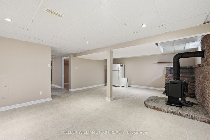 Photo 26 at 103 Harris Place, Nepean (Meadowlands/St. Claire Gardens), Ottawa