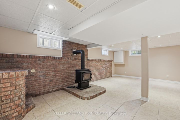 Photo 27 at 103 Harris Place, Nepean (Meadowlands/St. Claire Gardens), Ottawa