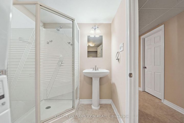Photo 30 at 103 Harris Place, Nepean (Meadowlands/St. Claire Gardens), Ottawa