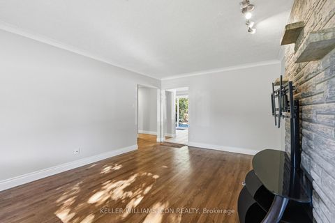 Photo 7 at 103 Harris Place, Nepean (Meadowlands/St. Claire Gardens), Ottawa