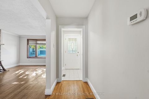 Photo 8 at 103 Harris Place, Nepean (Meadowlands/St. Claire Gardens), Ottawa