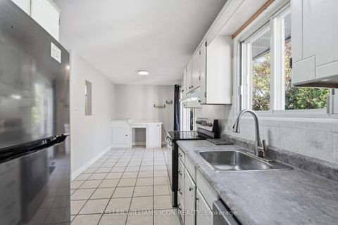 Photo 13 at 103 Harris Place, Nepean (Meadowlands/St. Claire Gardens), Ottawa