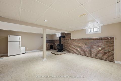 Photo 25 at 103 Harris Place, Nepean (Meadowlands/St. Claire Gardens), Ottawa
