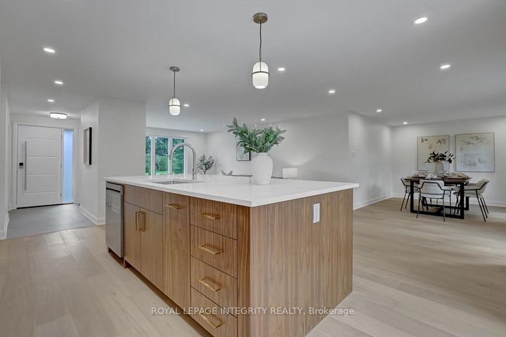 Photo 7 at 8 Brian Crescent, Nepean (Bruce Farm/Graham Park/Qualicum/Bellands), Ottawa