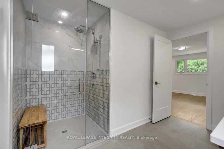 Photo 21 at 8 Brian Crescent, Nepean (Bruce Farm/Graham Park/Qualicum/Bellands), Ottawa