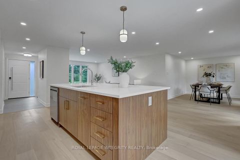 Photo 7 at 8 Brian Crescent, Nepean (Bruce Farm/Graham Park/Qualicum/Bellands), Ottawa