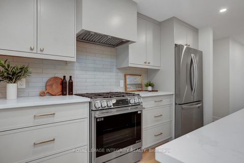 Photo 9 at 8 Brian Crescent, Nepean (Bruce Farm/Graham Park/Qualicum/Bellands), Ottawa