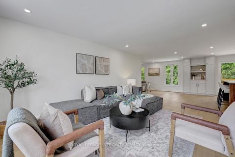Photo 12 at 8 Brian Crescent, Nepean (Bruce Farm/Graham Park/Qualicum/Bellands), Ottawa