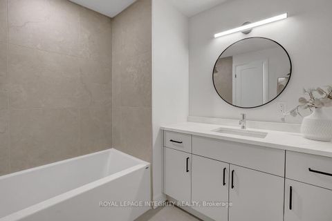 Photo 24 at 8 Brian Crescent, Nepean (Bruce Farm/Graham Park/Qualicum/Bellands), Ottawa