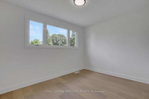 Photo 28 at 8 Brian Crescent, Nepean (Bruce Farm/Graham Park/Qualicum/Bellands), Ottawa