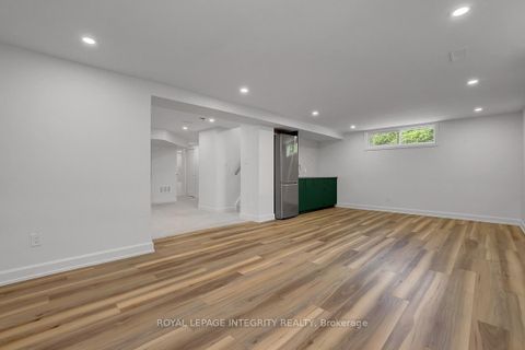 Photo 32 at 8 Brian Crescent, Nepean (Bruce Farm/Graham Park/Qualicum/Bellands), Ottawa