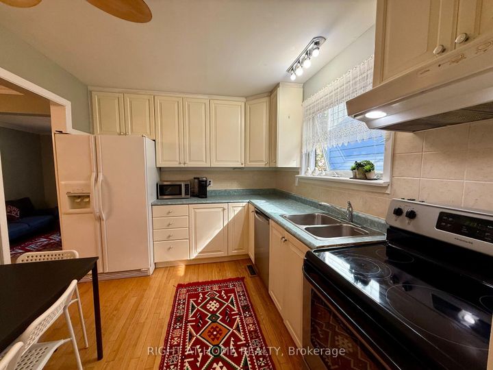 Photo 15 at 43 Wessex Road, Nepean (On the Green), Ottawa