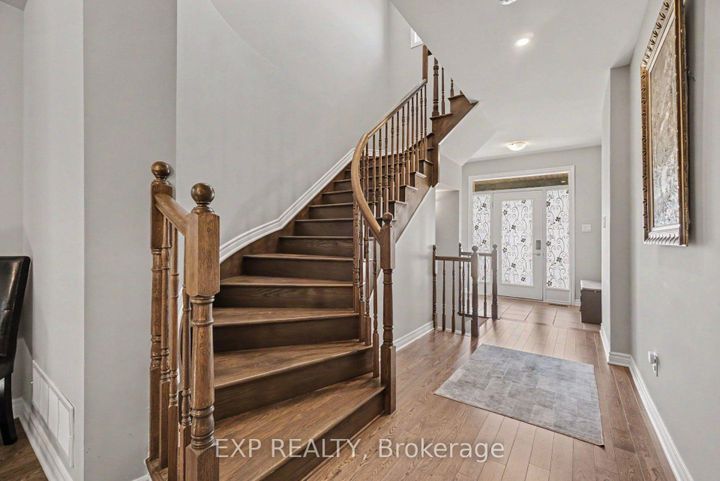 Photo 3 at 719 Cashmere Terrace, Nepean (Heritage Park), Ottawa