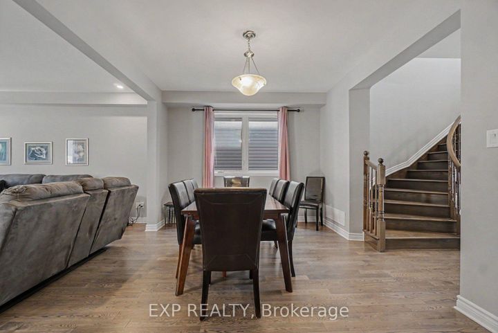 Photo 7 at 719 Cashmere Terrace, Nepean (Heritage Park), Ottawa