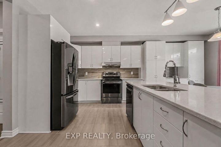 Photo 9 at 719 Cashmere Terrace, Nepean (Heritage Park), Ottawa