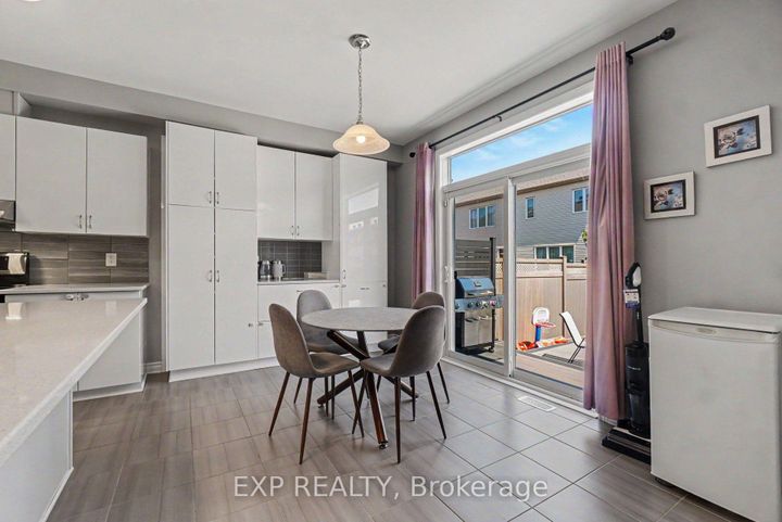 Photo 13 at 719 Cashmere Terrace, Nepean (Heritage Park), Ottawa