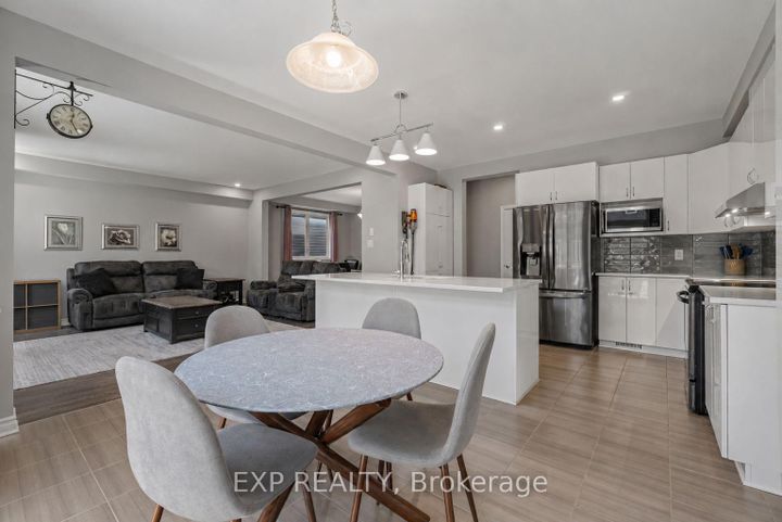 Photo 15 at 719 Cashmere Terrace, Nepean (Heritage Park), Ottawa