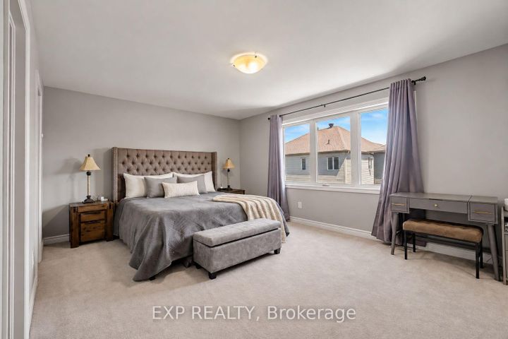 Photo 17 at 719 Cashmere Terrace, Nepean (Heritage Park), Ottawa